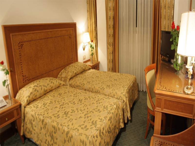 Sunrise Hotel Rome Exterior photo