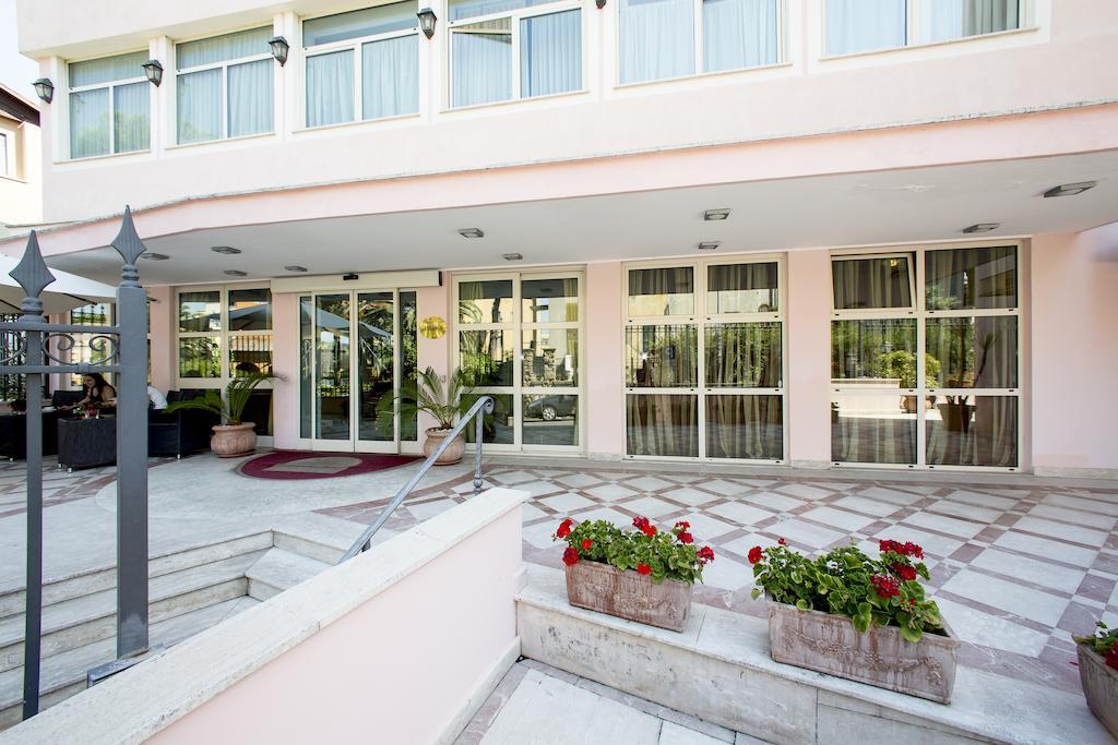 Sunrise Hotel Rome Exterior photo